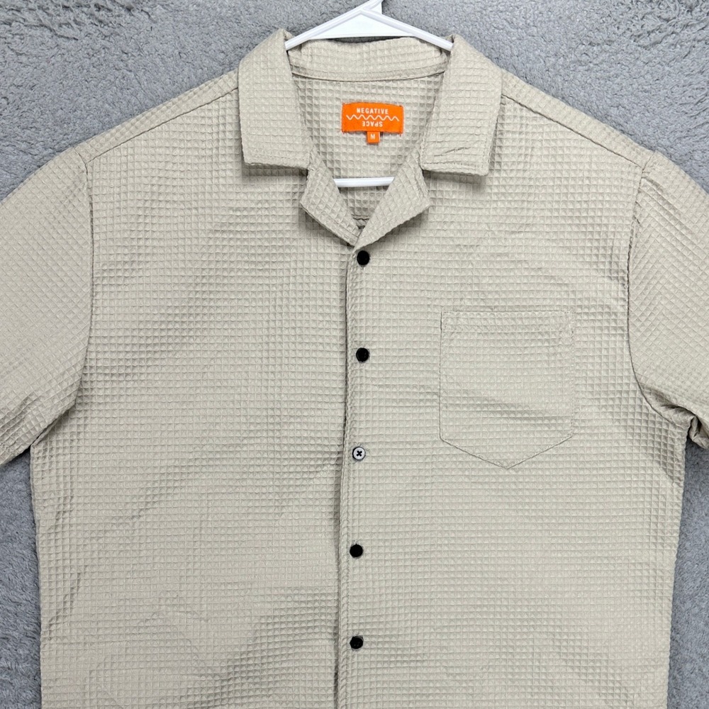 Negative Space Button Up Shirt Adult‎ Medium Tan Textured Short Sleeve Mens NEW